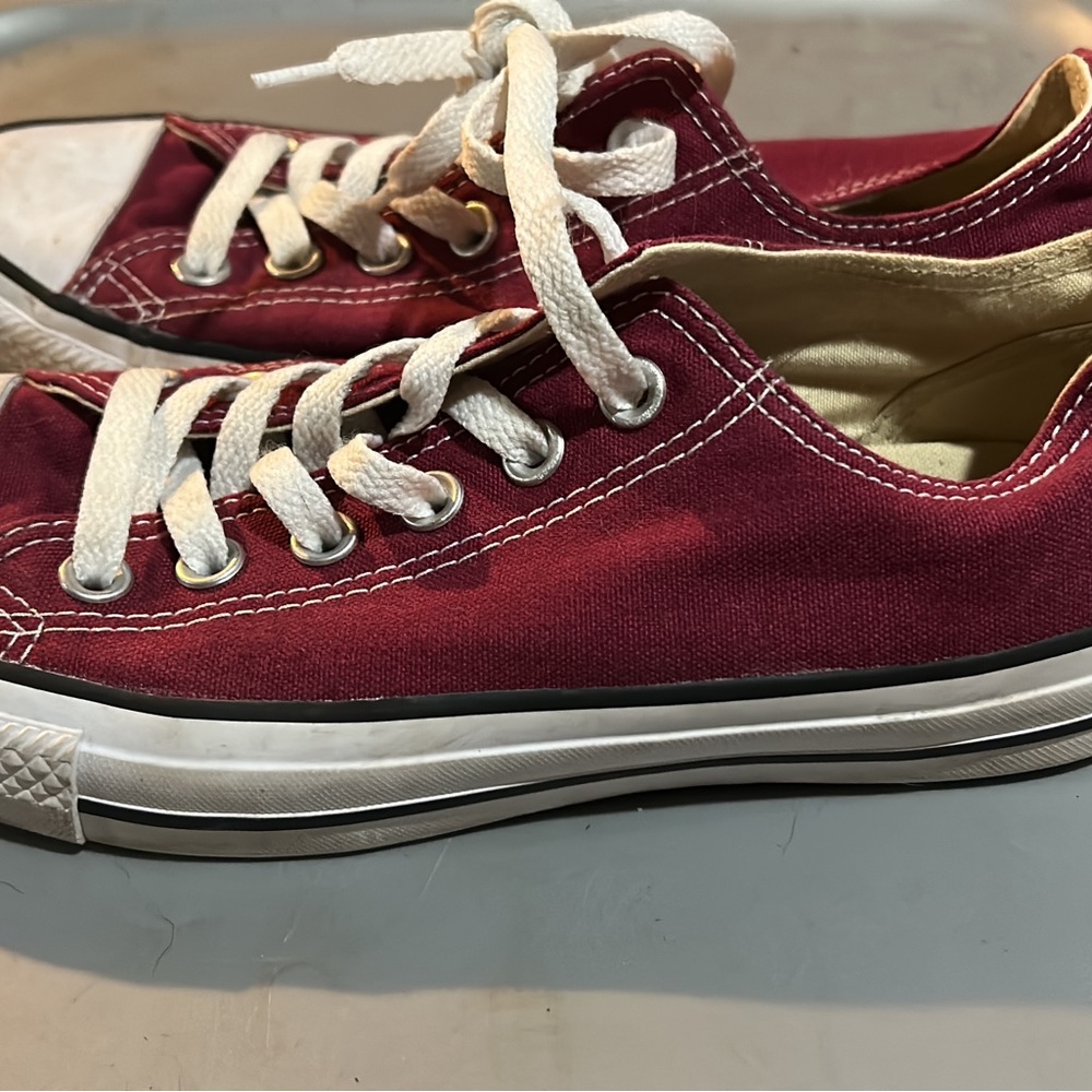 Burgandy Converse outgrown gently used size 5